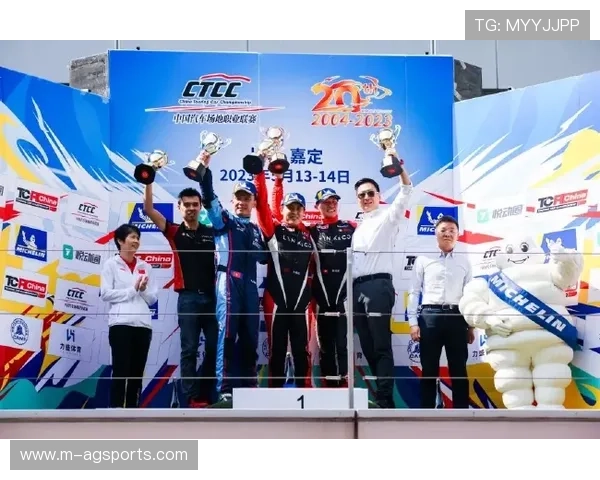 腾辉杯超轻量级决赛落幕,阿卜力米提逆转赛日克夺冠 腾辉杯超轻量级决赛落幕,阿卜力米提逆转赛日克夺冠